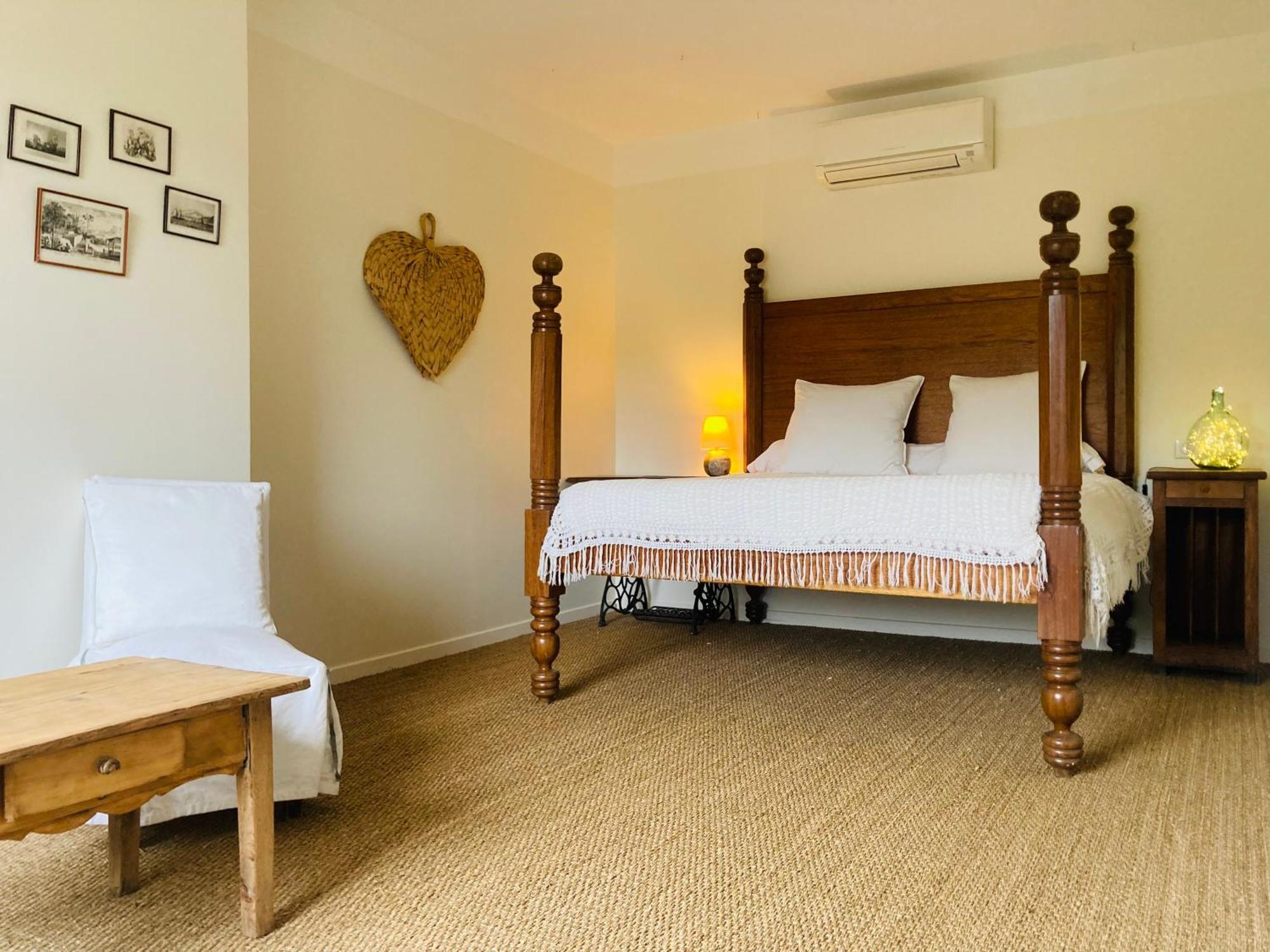 Ferme St Pierre Suite avec chambre et salon privé Chabeuil Esterno foto